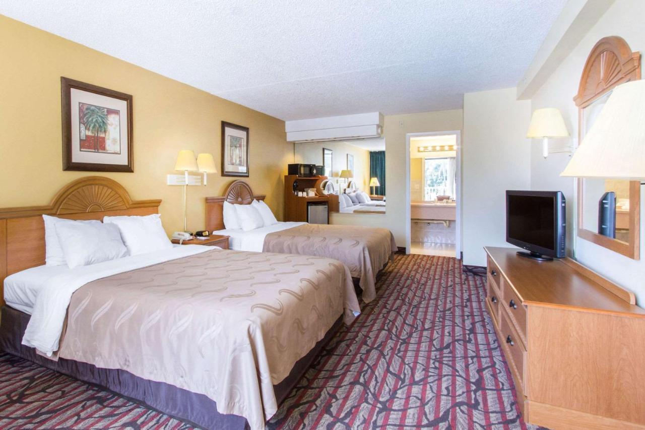 Rodeway Inn Central Clearwater Beach Exterior photo