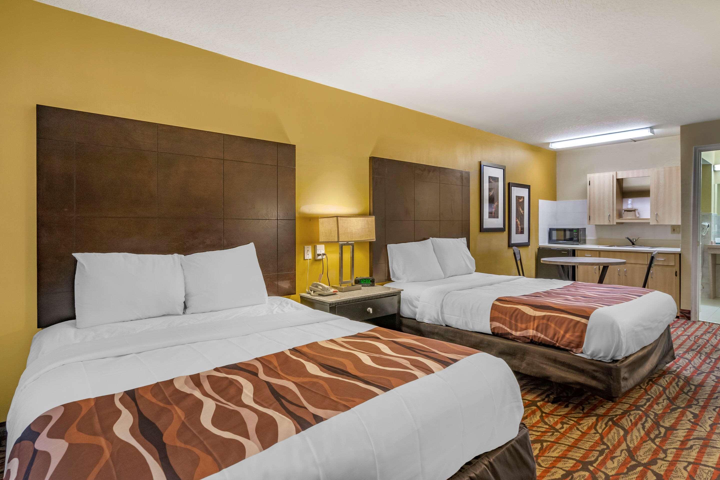 Rodeway Inn Central Clearwater Beach Exterior photo