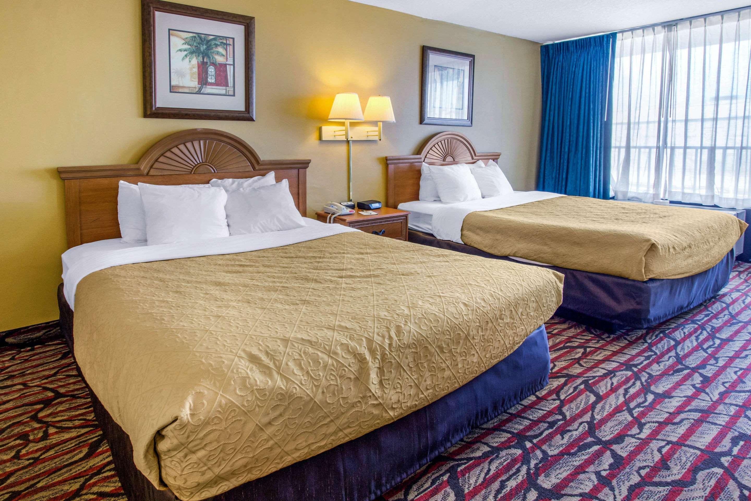 Rodeway Inn Central Clearwater Beach Exterior photo