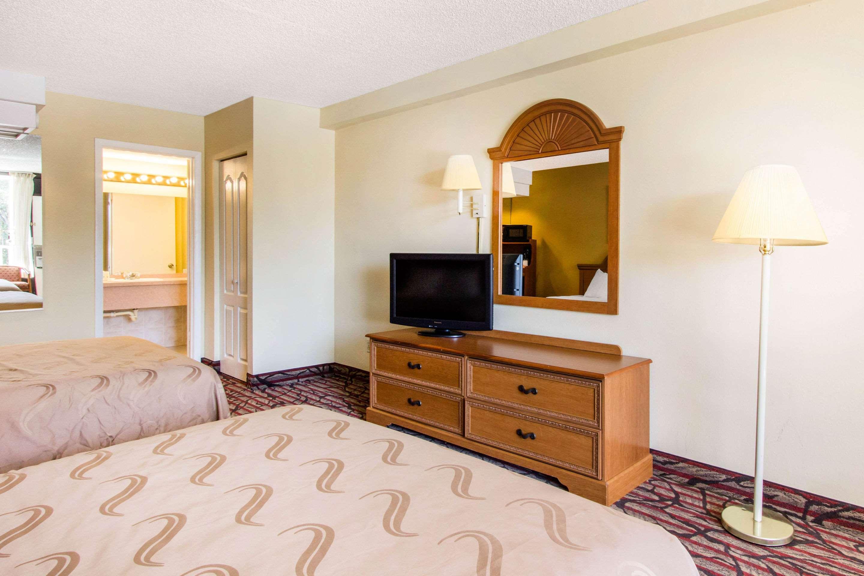 Rodeway Inn Central Clearwater Beach Exterior photo