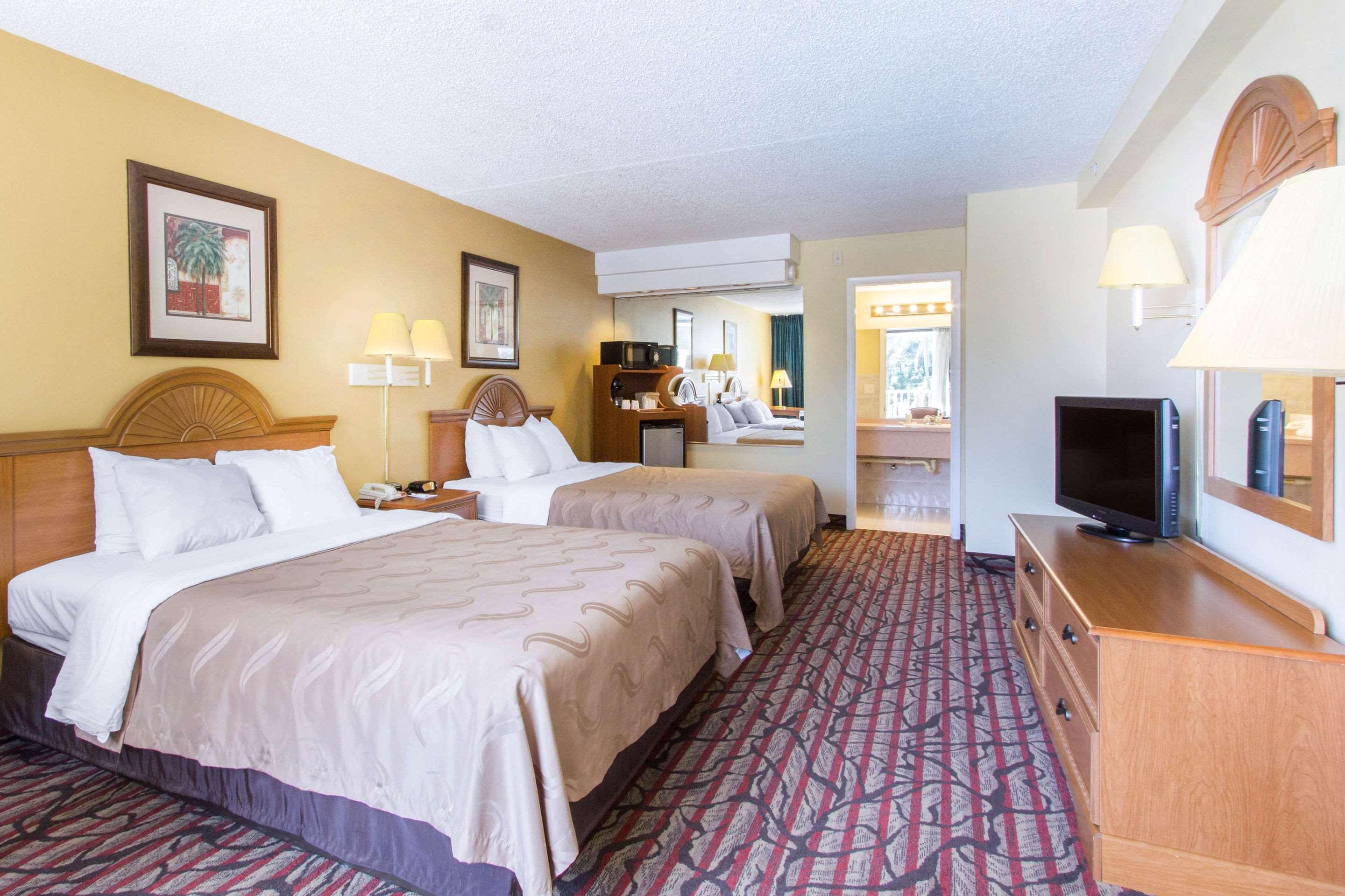 Rodeway Inn Central Clearwater Beach Exterior photo