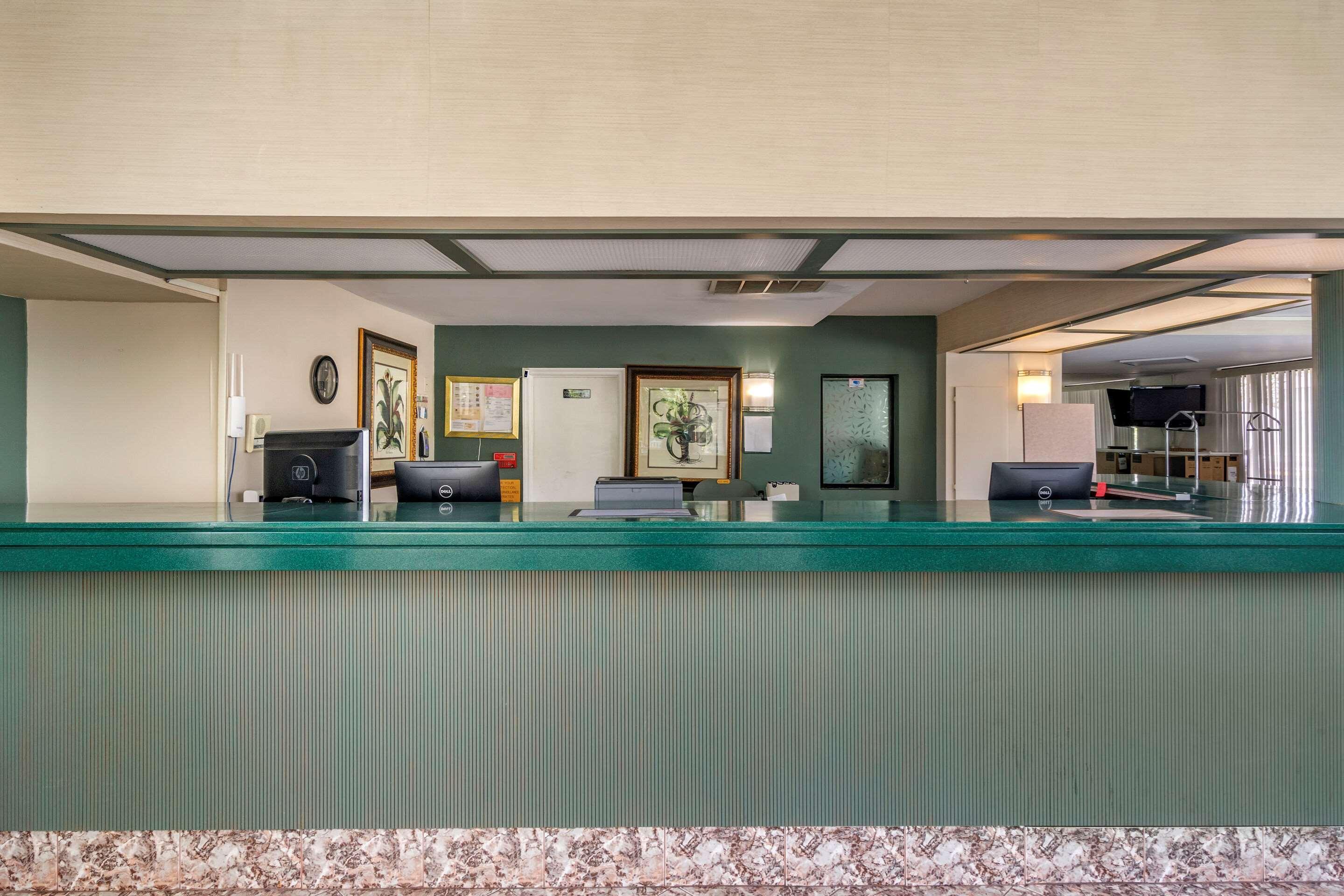 Rodeway Inn Central Clearwater Beach Exterior photo